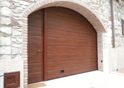 Realizzazione porte e portoni per esterni e garage